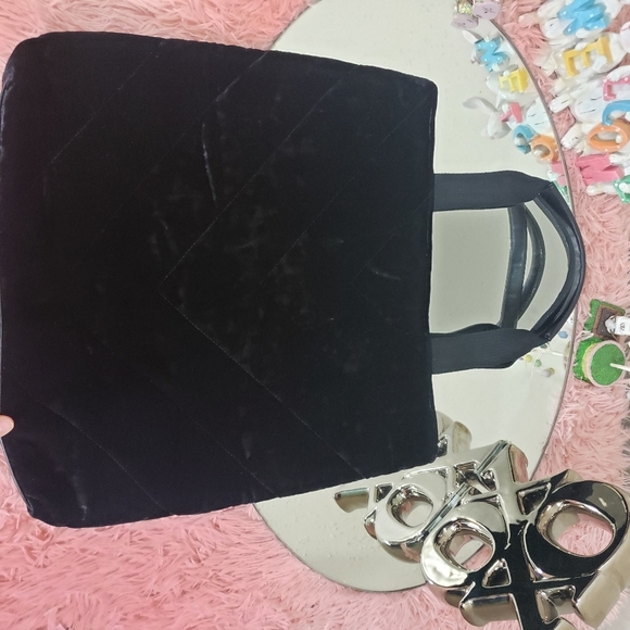 Victoria's Secret Limited Edition Velvet Tote - Picture 4 of 8